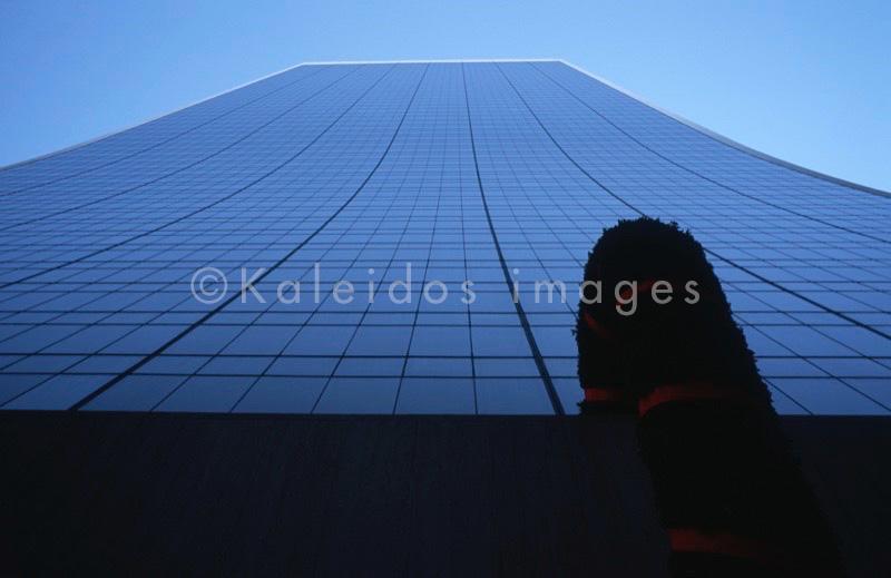 Architecture;Blue;Buildings;Cities;City;Colour;Color;Kaleidos;Kaleïdos;New York City;NYC;Tarek Charara;Towns;United States of America;USA;Manhattan;Gordon Bunshaft;Skidmore, Owings & Merrill;Skyscrapers;La parole à l'image